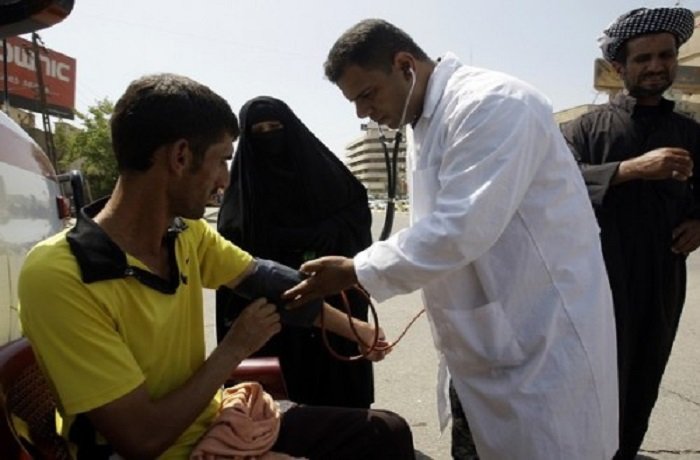 نشر فرق صحية في مداخل بغداد لفحص زائري الإمام الكاظم