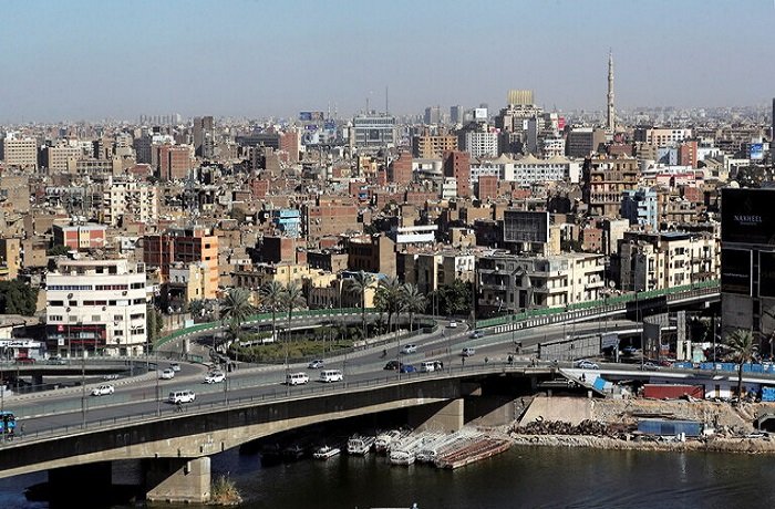 مقتل ثلاثة أشخاص بانهيار بناية من 10 طوابق في القاهرة