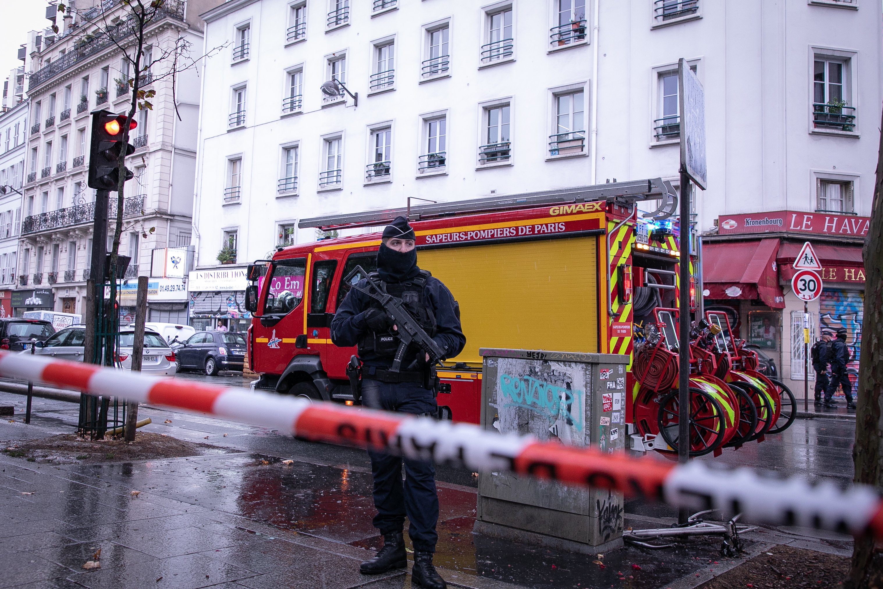 مقتل شخص بإطلاق نار أمام مستشفى في باريس