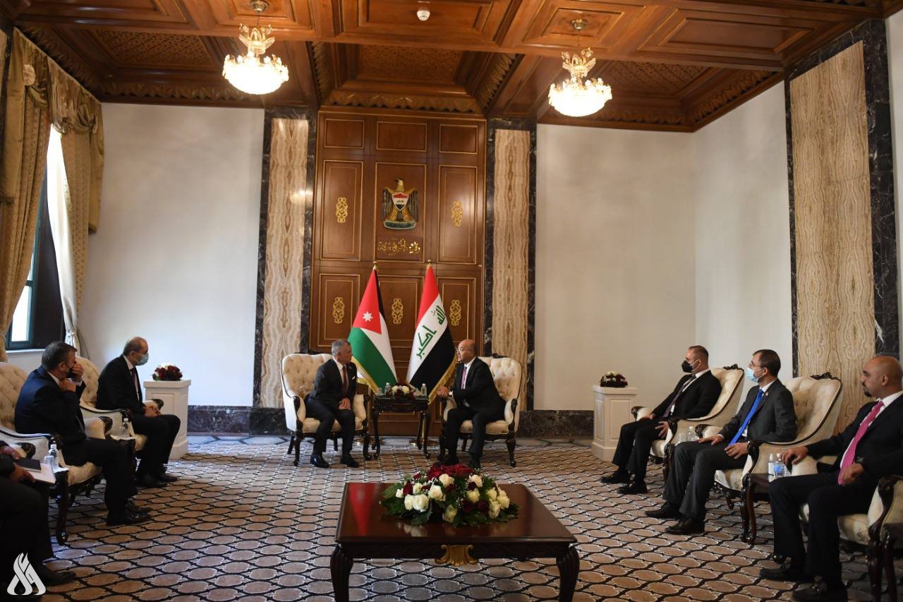 رئيس الجمهورية والعاهل الأردني يؤكدان ضرورة إنهاء توترات المنطقة عبر التلاقي والحوار