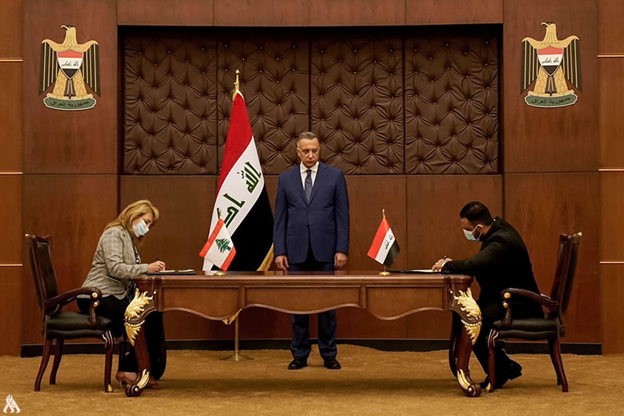 السفارة العراقية في بيروت: الكاظمي يتابع تطبيق اتفاقية إمداد لبنان بمليون طن من الوقود