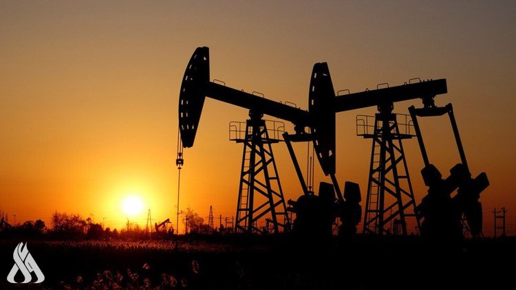 النفط ينتعش مع انحسار مخاوف أوميكرون وبرنت يصل أكثر من 76 دولاراً