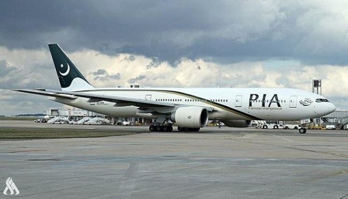 طيار باكستاني يقرر الهبوط اضطراريا في مطار الدمام لسبب غريب
