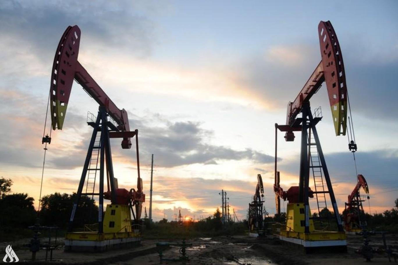 ارتفاع أسعار النفط متأثرة بمخاوف الإمدادات مع استمرار تعطيلات الشحن