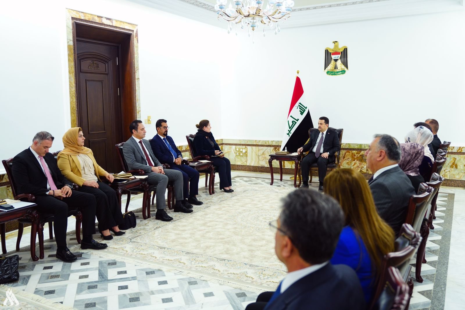 رئيس الوزراء يؤكد أهمية استمرار الحوار بين بغداد وأربيل