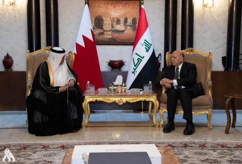 وزير الخارجية يؤكد لنظيره البحريني سعي العراق لان يكون له دور فعال في القمة العربية