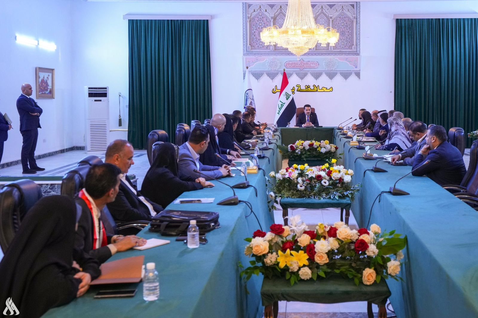 رئيس الوزراء يلتقي نواب وأعضاء مجلس محافظة بابل